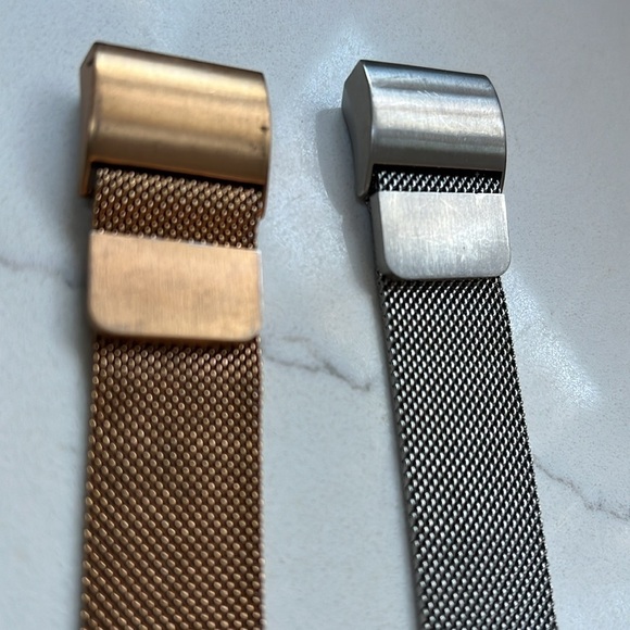 Set of 2 Silver and Goldtone Mesh Adjustable bracelets for smartwatches - Picture 4 of 7